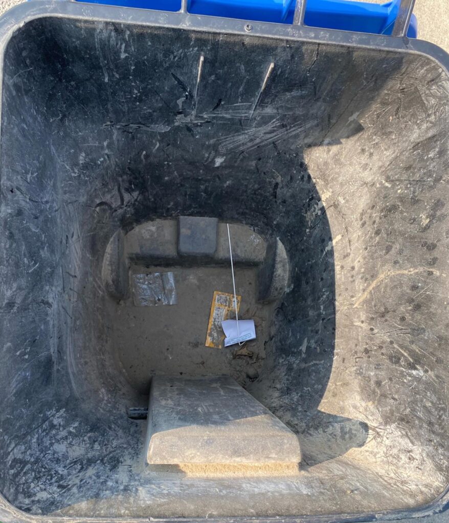 Can Cleaners - Before and After - Garbage Can Cleaning - Before 004