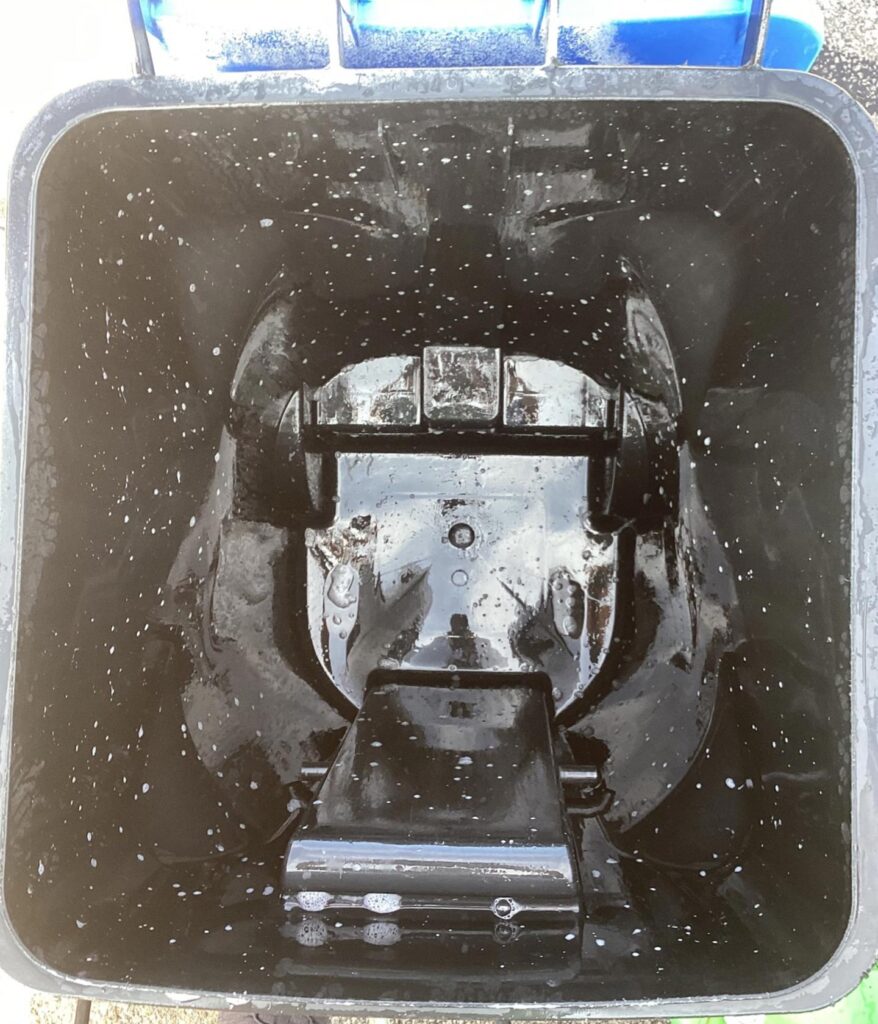 Can Cleaners - Before and After - Garbage Can Cleaning - After 006